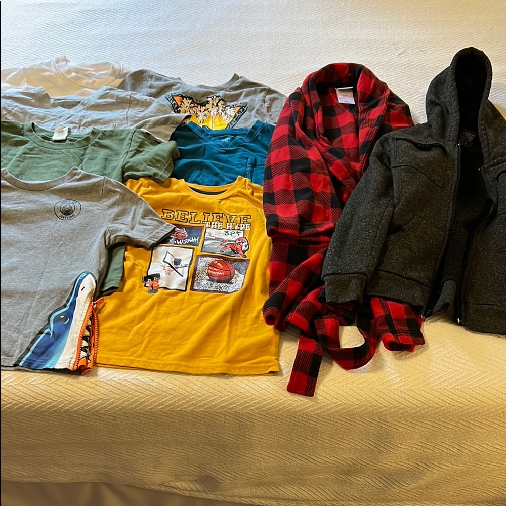 Lot of Boys short sleeve shirts size S / 5 - 6